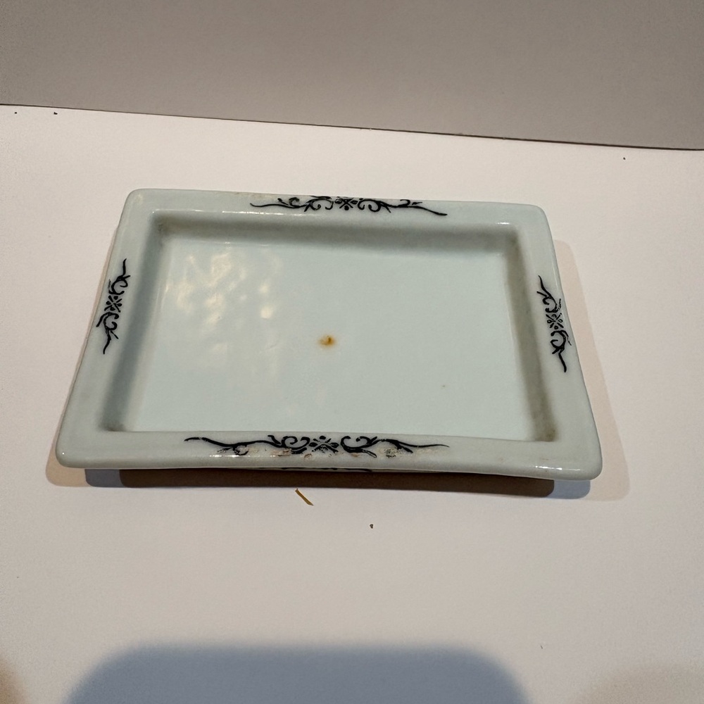 Chinese Porcelain Planter or Jardinière with Traditional Art - Picture 7 of 9